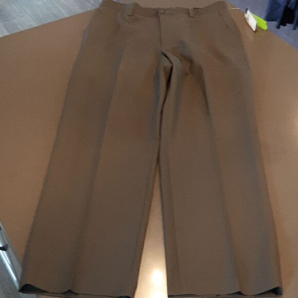 IZOD Perform Gray Pinstripe Dress Pants NWT - Picture 9 of 15